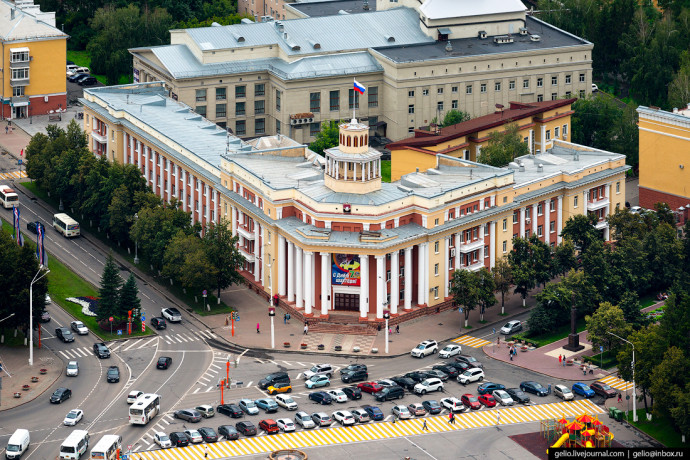 Кемеровские памятники и скульптуры