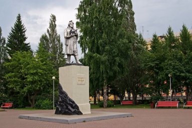 Памятник первооткрывателю кузнецкого угля Михайле Волкову.
